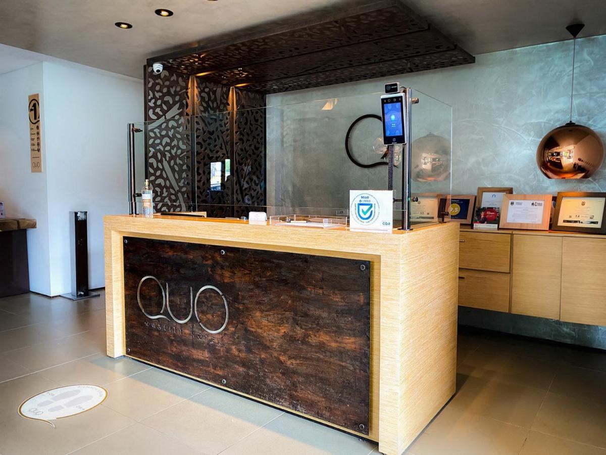 Quo Quality Hotel Manizales Eksteriør billede A temperature screening station at the front desk of a hotel in Phuket, Thailand