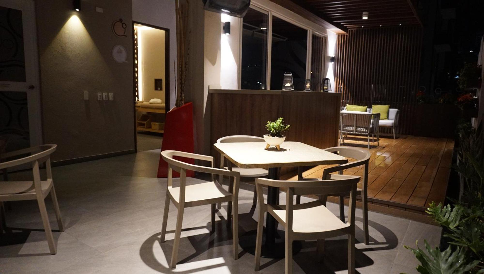 Quo Quality Hotel Manizales Eksteriør billede A dining room